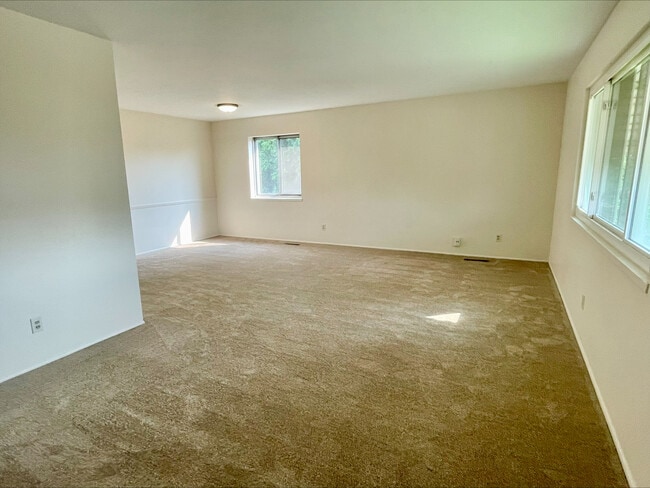 Photo - 565 Treeside Dr Unit 565