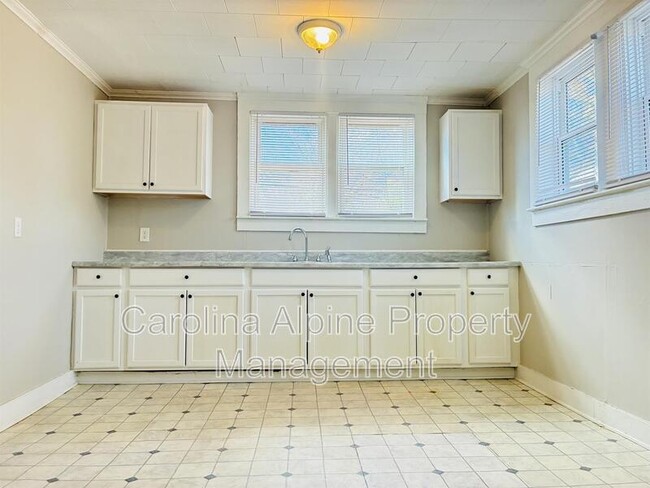 Photo - 708 Legrand St