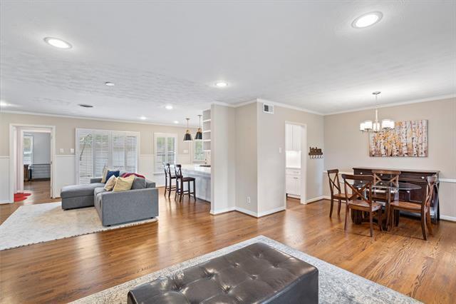 Photo - 9203 Livenshire Dr