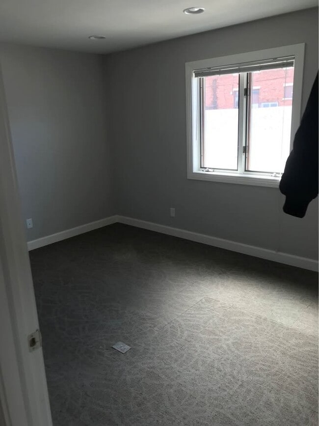 Photo - 406 Howard St