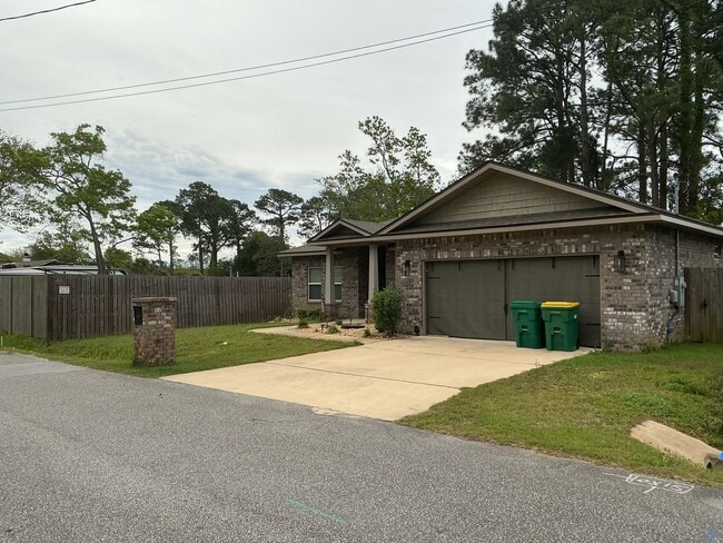 Photo - All Brick 4 Bedroom in Mary Esther!