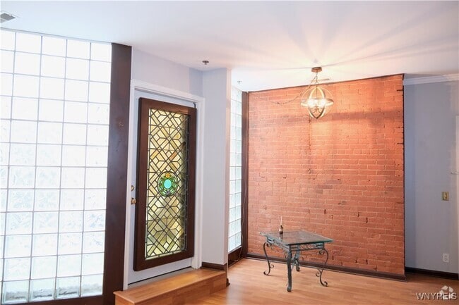 Building Photo - 233 Richmond Ave Rental