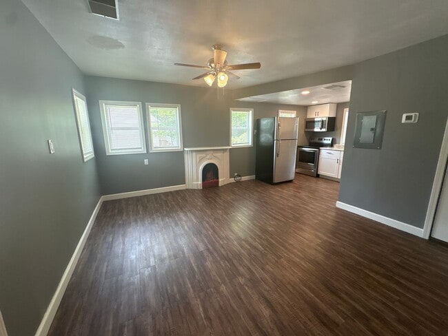 408 3rd Ave NW Unit D