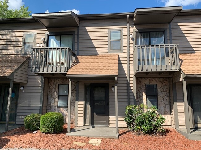 2 Bedroom, 1.5 Bathroom Condo in Winston-S... - 2 Bedroom, 1.5 Bathroom Condo in Winston-S... Unit B