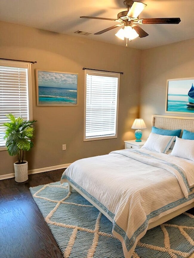 Photo - 136 Herschel Dr