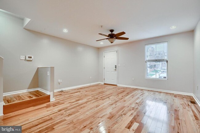 Photo - 4637 Dillon St Townhome