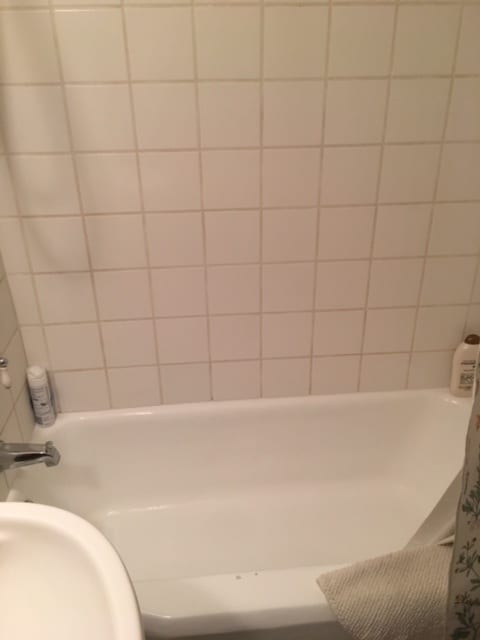 Tub - 4254 12th St