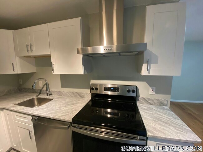 Building Photo - 14 Murdock St