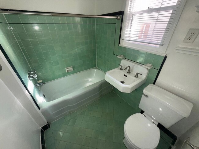 Photo - 838 N Sweetzer Ave Unit 2