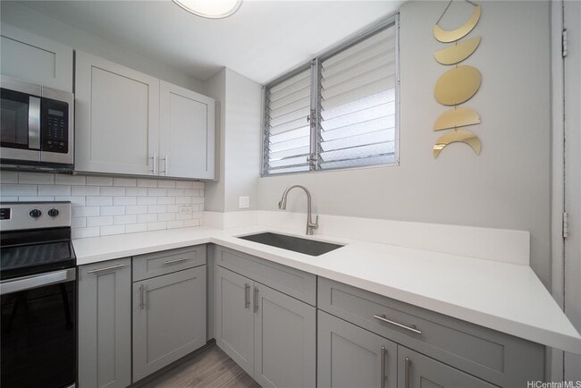 Photo - 1401 Lusitana St