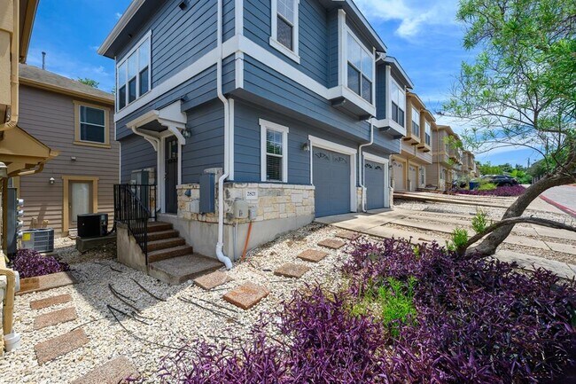 Photo - 2821 Saville Loop