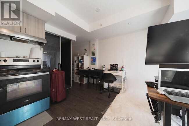 Photo - 1 Falaise Rd Unité 203