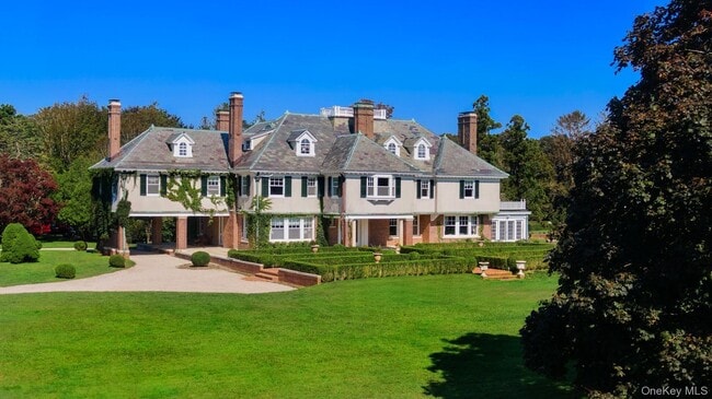 Photo - 94 Quogue St