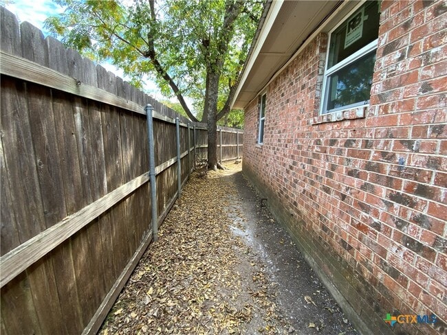 Photo - 911 N Penelope St