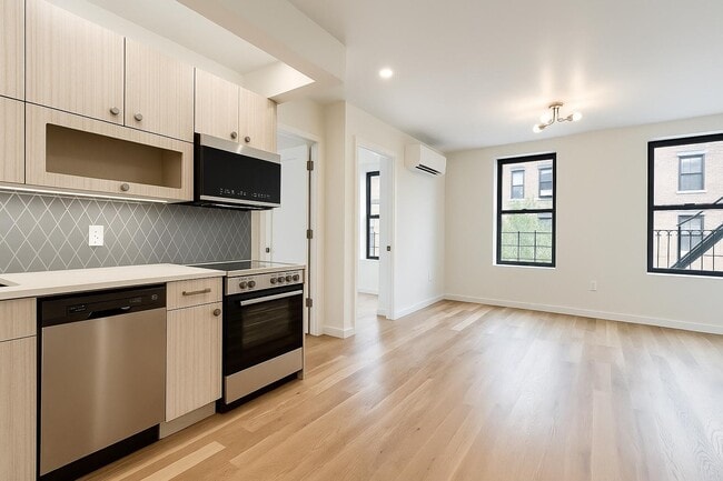 Building Photo - 524 W 134th St Rental