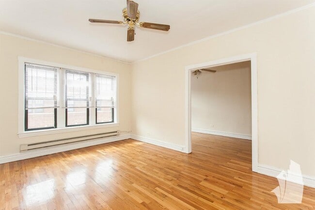 Building Photo - 624 W Cornelia Ave Unit 1BD