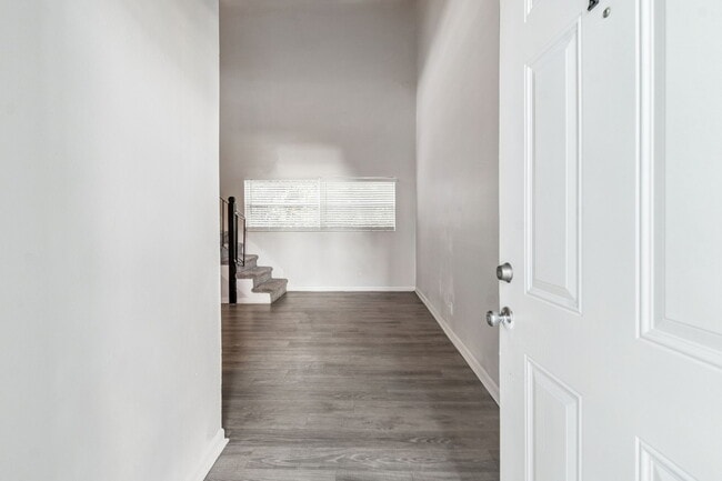 Photo - Courtyard Apartments