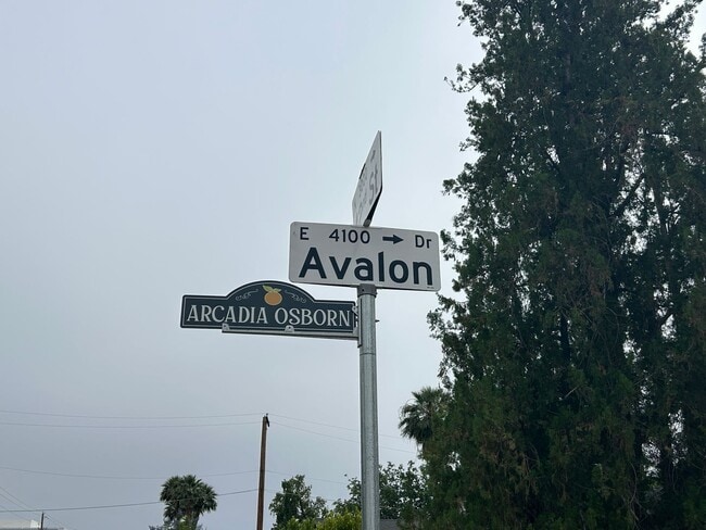 Building Photo - 4016 E Avalon Dr