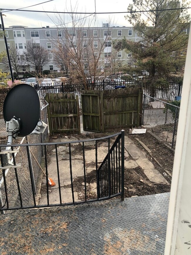 Photo - 2 Bedroom 1 Bath with Den Townhouse in Baltimore City