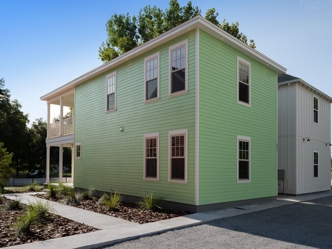 Photo - Porter's Lakeside - Luxury 4 Bedroom, 4 Ba...