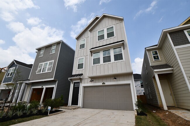 Photo - 2209 Via Laura Ln