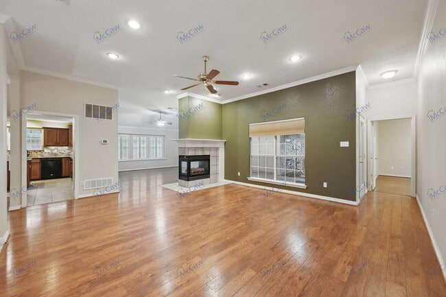 Photo - 211 Sendero Dr