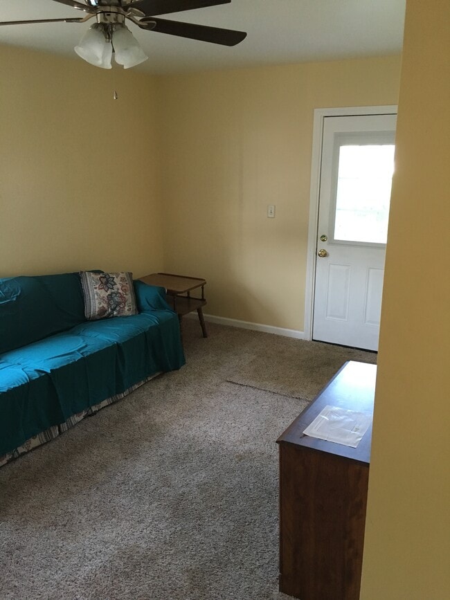 Photo - 365 National Rd