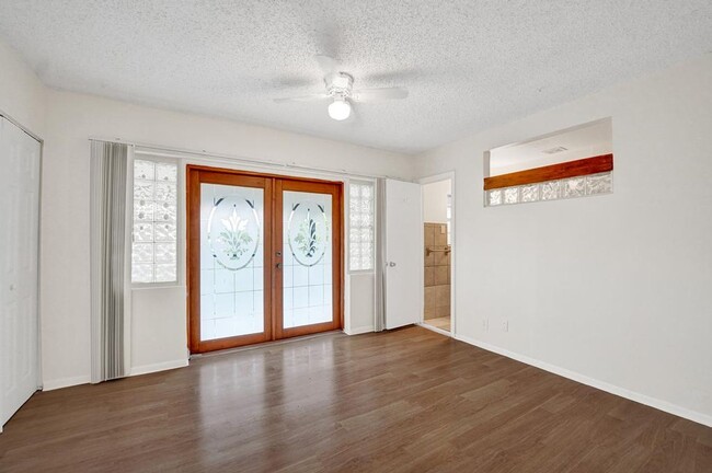 Photo - 3 BR / 3 BA + Patio + Parking AVAIL 8/1