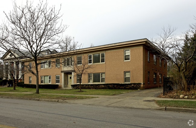 2545 Kenilworth Rd