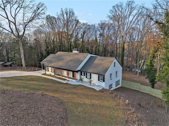 Photo - 788 Sherwood Rd N W