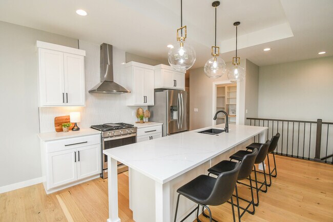 Photo - 1520 N Marlowe Ave