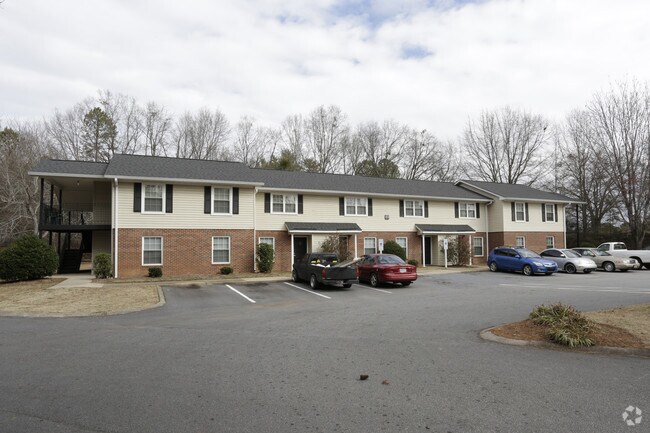 Photo - Woodruff Arms Apartments