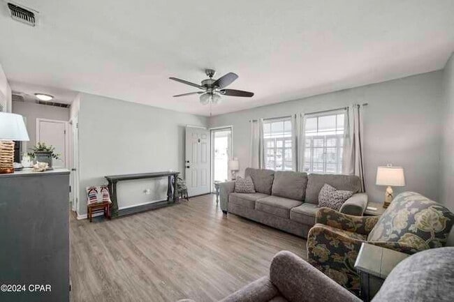 Photo - 15012 Royal Palm Ave Unidad 15012