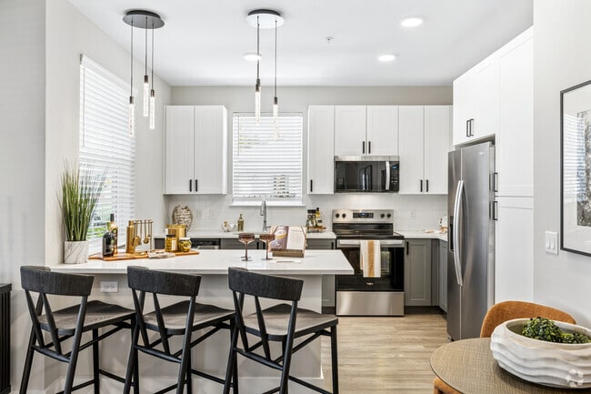 2BR, 2BA - 1,031SF - Kitchen - Nuvo Sanford