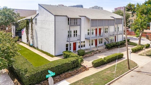 Building Photo - 3827 Gilbert Ave Unit 109