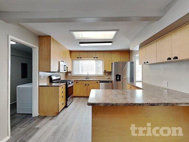 Photo - 1835 Childers Dr NE