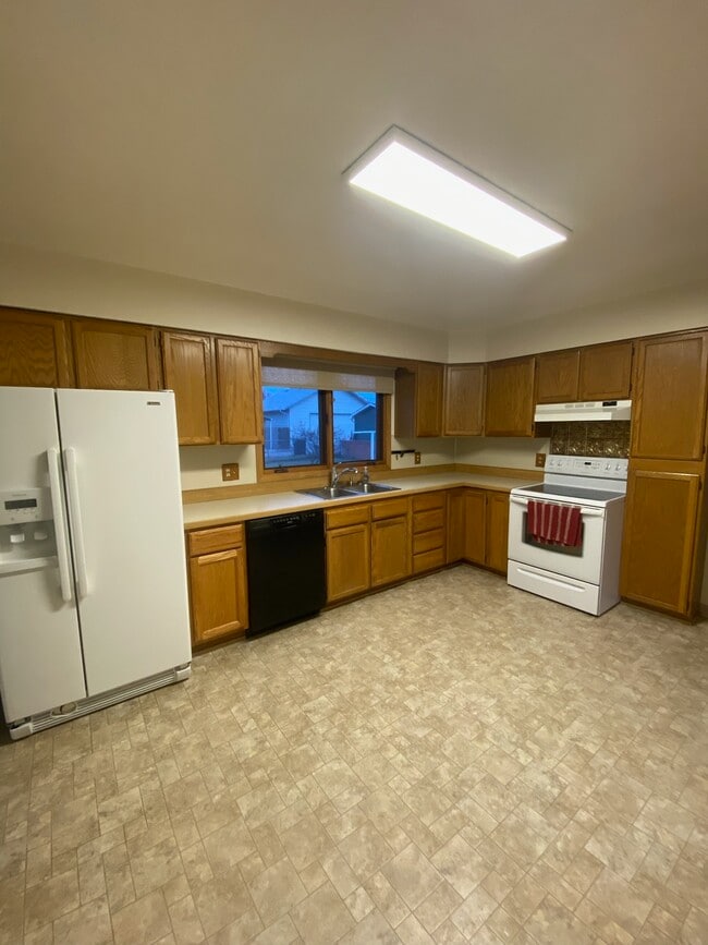 Photo - 2304 Hewitt Dr