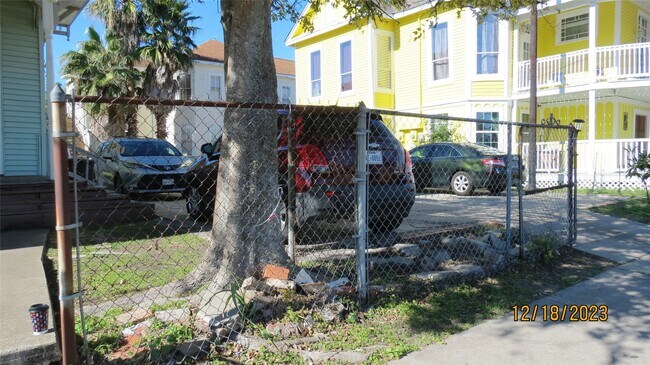 Photo - 811 28th St Unit A