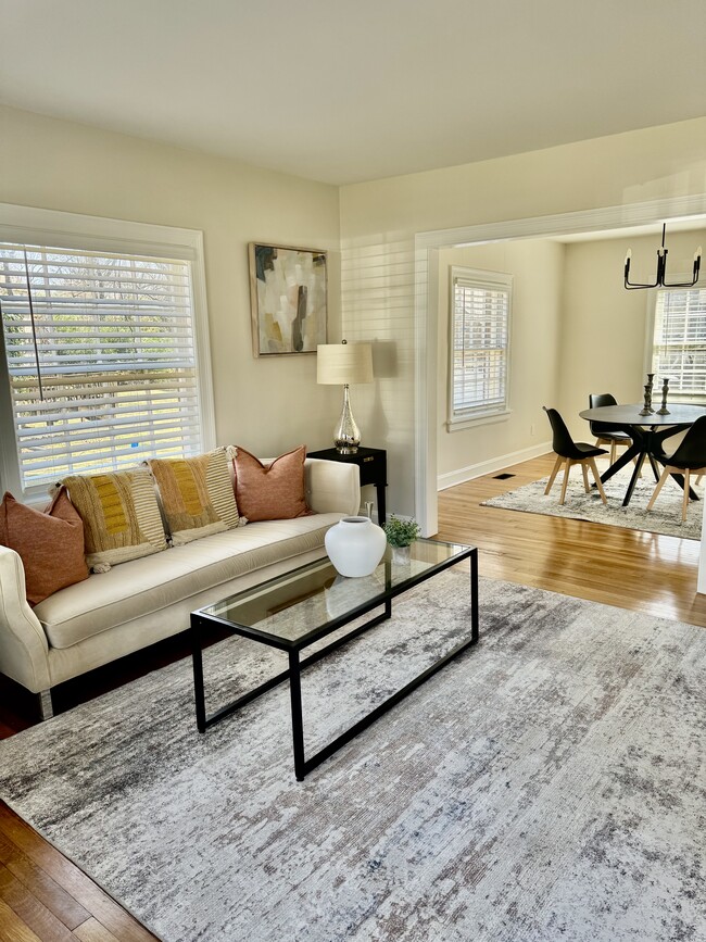 Living room - 3427 Marlborough Ave House