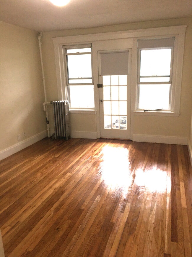 Building Photo - 1629 Commonwealth Ave Rental