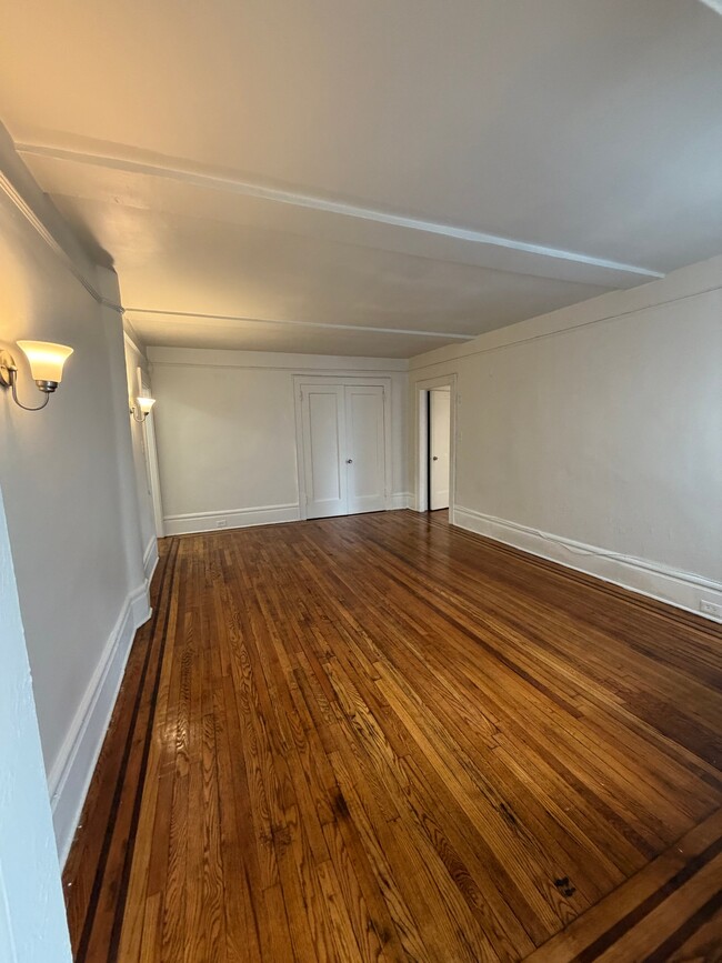 Building Photo - 25 N Harrison St
