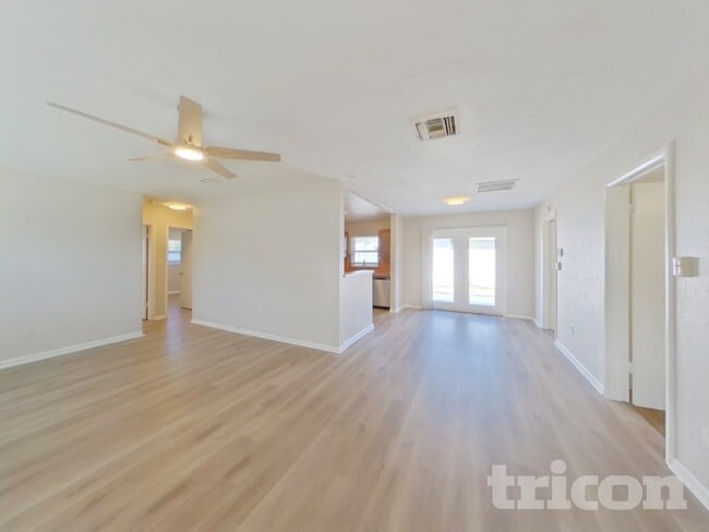 Photo - 10887 111th Pl N