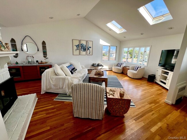 381 Lido Blvd