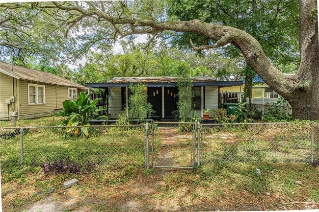 Building Photo - 10704 N Annette Ave Rental