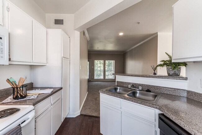 Hollow Creek Apartments