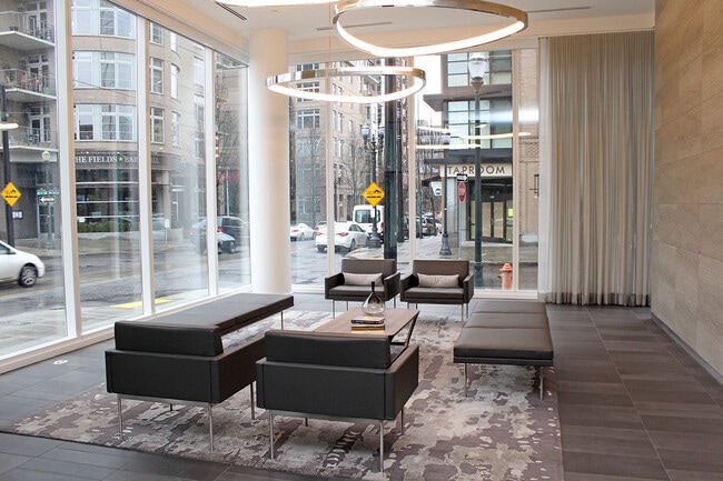 Photo - Unrivaled Cosmopolitan Condo w/Breathtaking City & River Views