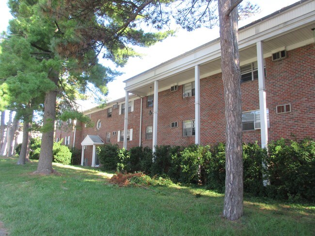 Photo - Plymouth Manor