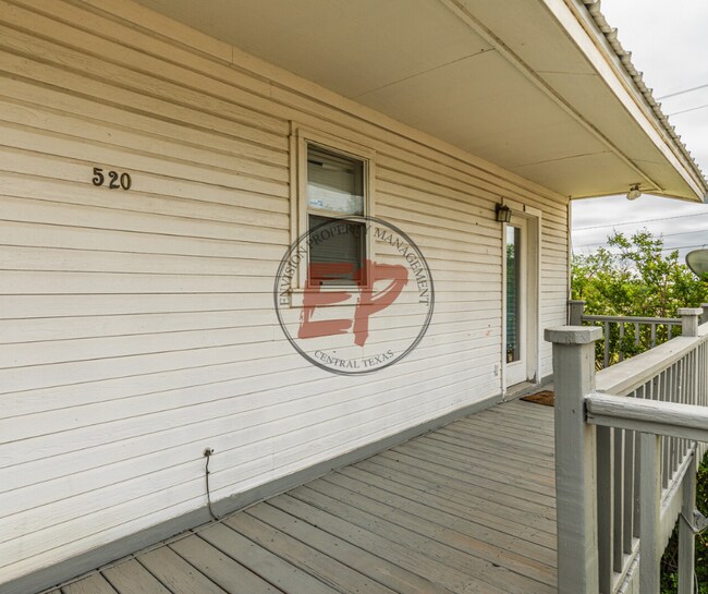 Photo - 520 Live Oak St