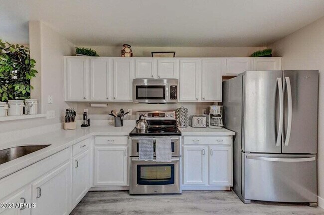 Photo - 2477 E Meadow Land Dr