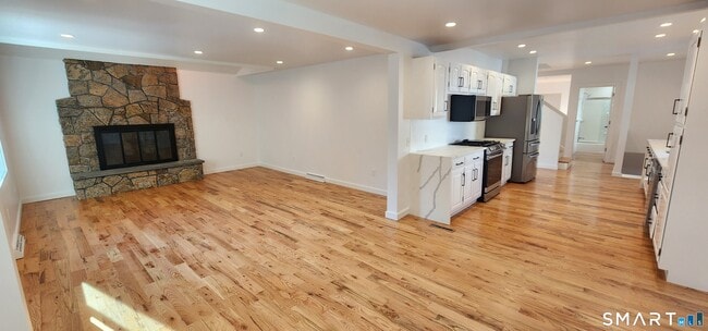 Building Photo - 41 Valley Rd Unit 2